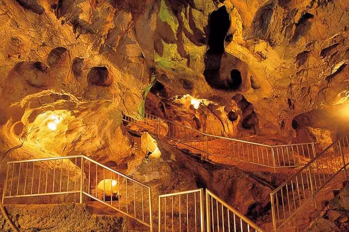 10 hang động đá vôi kỳ diệu hàng triệu năm tuổi ở Nhật 6