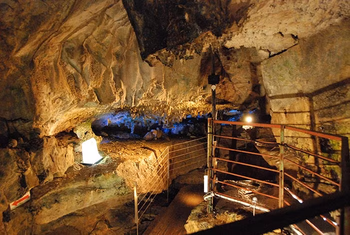 10 hang động đá vôi kỳ diệu hàng triệu năm tuổi ở Nhật 8