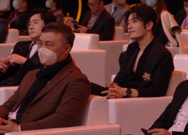 Huynh Hieu Minh - Angela Baby xem nhau nhu 