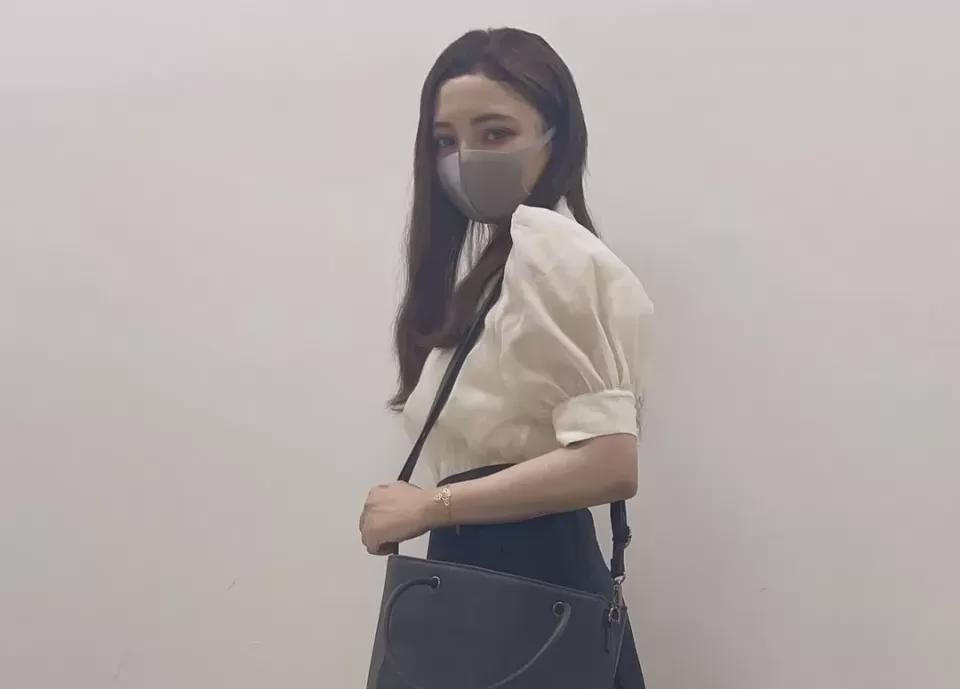 "Thánh nữ" Youtube nổi tiếng Nhật Bản gây tranh cãi sau khi lộ mặt mộc "Thánh nữ" Youtube nổi tiếng Nhật Bản gây tranh cãi sau khi lộ mặt mộc ảnh 1