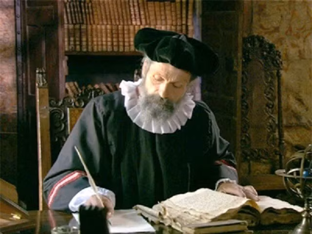 Những dự đoán lạnh gáy về năm 2022 của nhà tiên tri Nostradamus ảnh 2