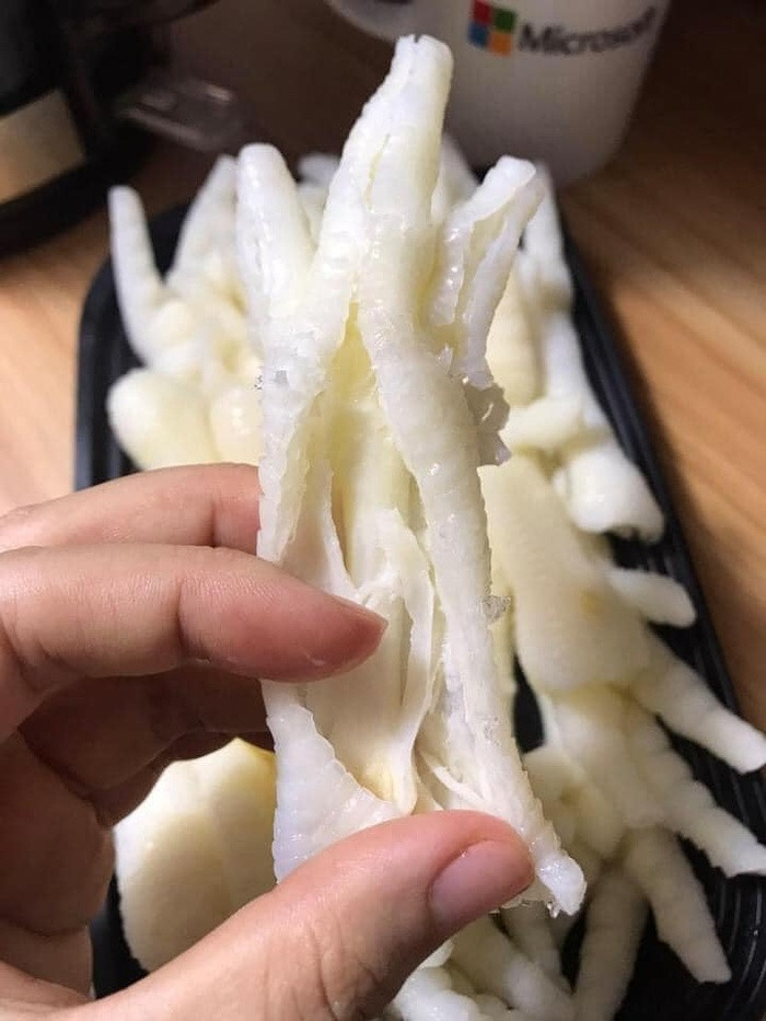 Dat mua chan ga, co gai hot hoang voi san pham nhan duoc