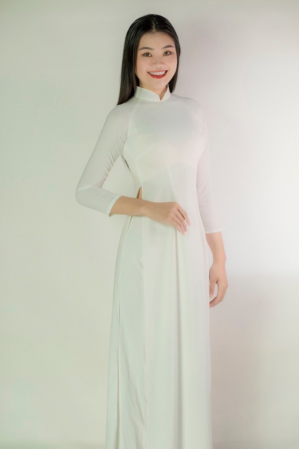 Nu sinh 18 tuoi cao 1m81 thi Hoa hau Hoan vu Viet Nam 2021-Hinh-2