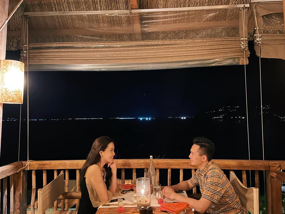 Hôn nhân hot boy cảnh sát và top 10 Hoa Hậu Việt Nam - Hình 11 Hon nhan hot boy canh sat va top 10 Hoa Hau Viet Nam-Hinh-11