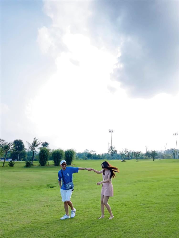 Hon nhan hot boy canh sat va top 10 Hoa Hau Viet Nam-Hinh-7