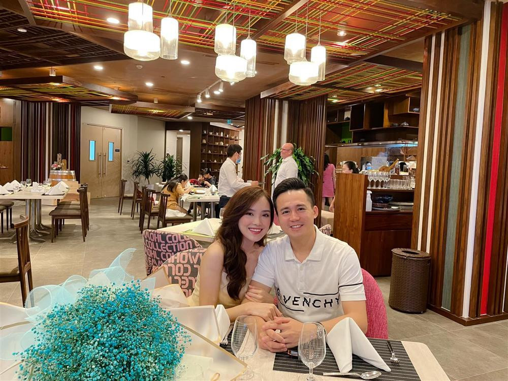 Hôn nhân hot boy cảnh sát và top 10 Hoa Hậu Việt Nam - Hình 3 Hon nhan hot boy canh sat va top 10 Hoa Hau Viet Nam-Hinh-3