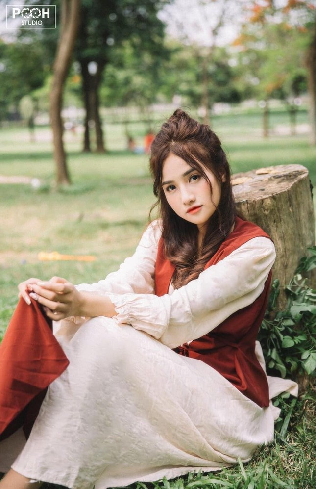 Theo Thanh Hằng, để có được nhan sắc và vóc dáng hoàn hảo, phái đẹp cần chịu khó tập luyện và có chế độ sinh hoạt khoa học. Đó là lý do vì sao Khương Hằng luôn chăm chỉ tập yoga để giữ cho cân nặng ở mức ổn định. Ngoài ra, các món ăn của Thanh Hằng cũng tính toán kỹ lưỡng về chỉ số calo, sao cho vừa giúp cơ thể có đủ năng lượng, vừa không gây tích tụ mỡ thừa.