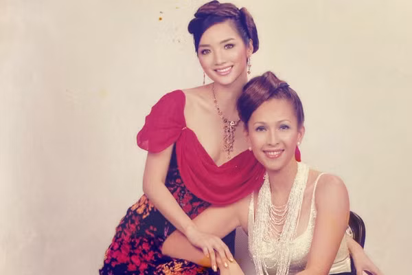 Nhan sac cuon hut cua 