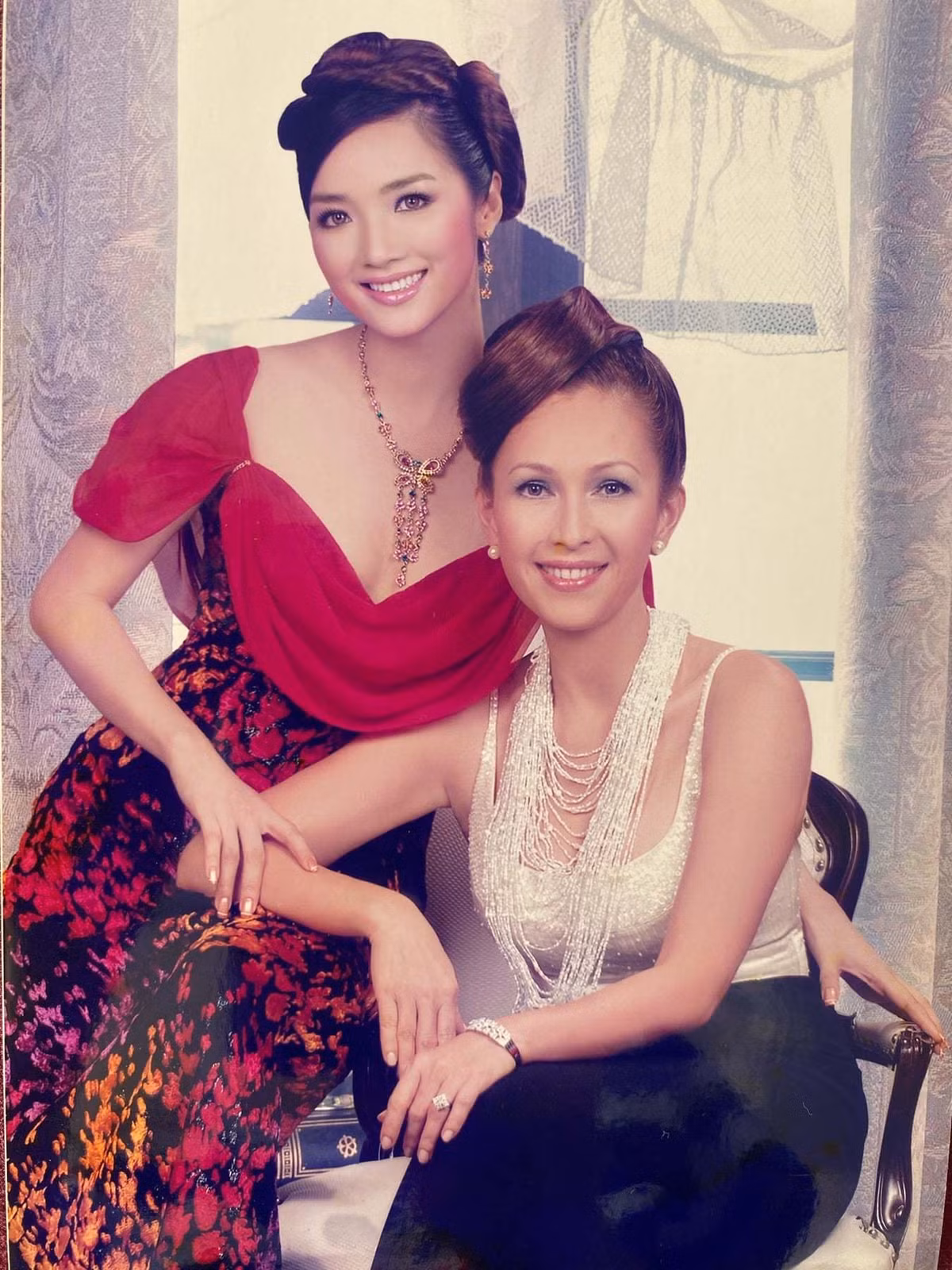 Nhan sac cuon hut cua 