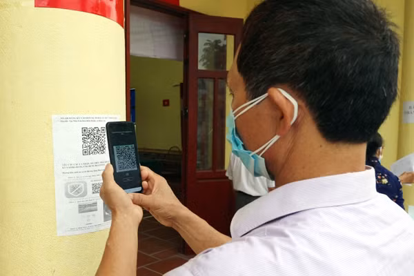 Hieu sao cho dung ve viec xu phat nguoi khong dung Bluezone?