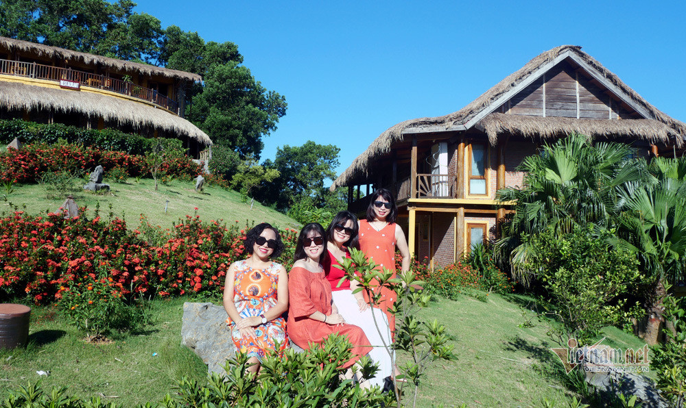 Tron khoi noi do: Ngay nong buc, nghi duong ven Ha Noi 