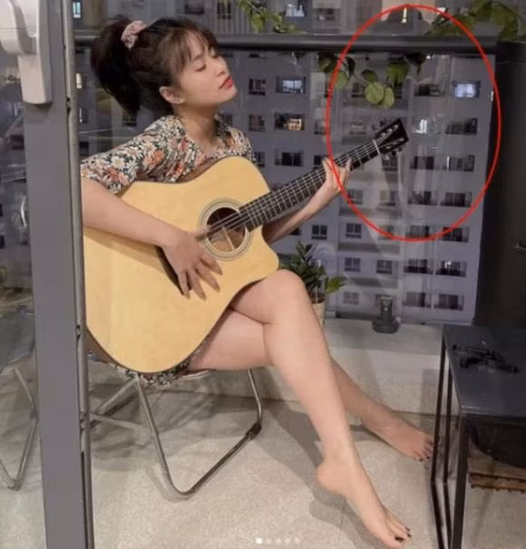 Cu dan mang lai soi ra chi tiet Hoang Thuy Linh va Gil Le song chung-Hinh-3