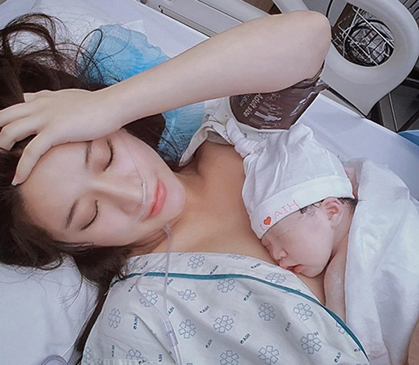 Con gai 8 thang tuoi cua Van Navy gay sot voi ngoai hinh-Hinh-5