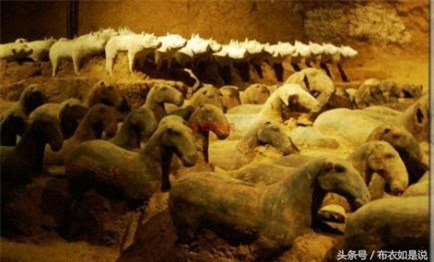 Bí mật về việc làm vô nhân tính bị chôn dưới lòng đất của bậc minh quân - Hình 2 Bi mat ve viec lam vo nhan tinh bi chon duoi long dat cua bac minh quan-Hinh-2