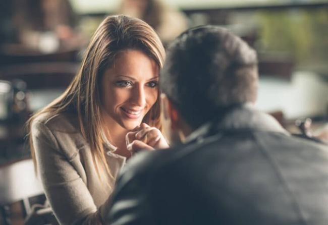 Kiem chung nguoi dan ong canh ban vi moi quan he kho goi ten-Hinh-3