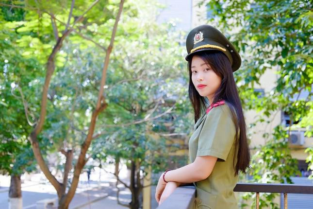 Co gai chinh phuc an ninh mang va phong, chong toi pham su dung cong nghe cao