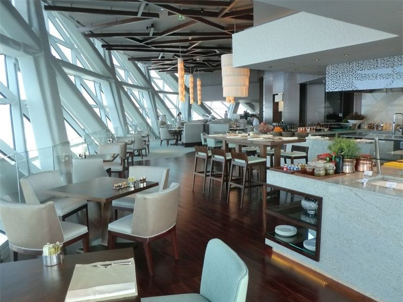 Bí ấn tòa tháp tuyệt đẹp nghiêng gấp 4 lần tháp Pisa ảnh 10