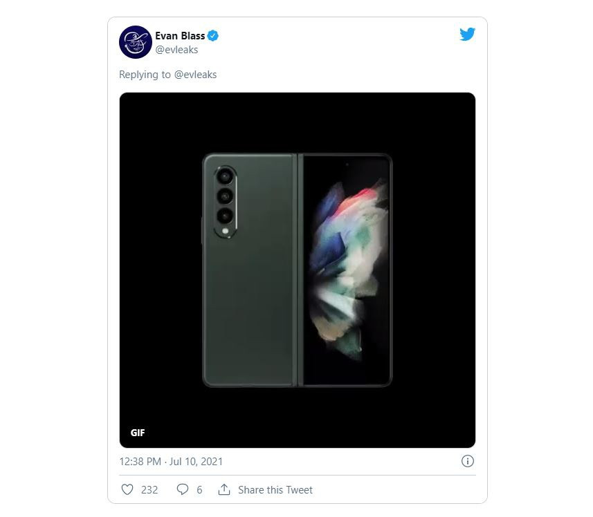Leaker nổi tiếng đã chia sẻ video 360 độ dưới dạng GIF trên mạng xã hội Twitter. Điện thoại Galaxy Z Fold3 được cho là có 3 phiên bản, bao gồm màu trắng, xanh rêu và đen. Đồng thời, phiên bản này có thể sỡ hữu bút cảm ứng S Pen. Ảnh: Chụp màn hình.