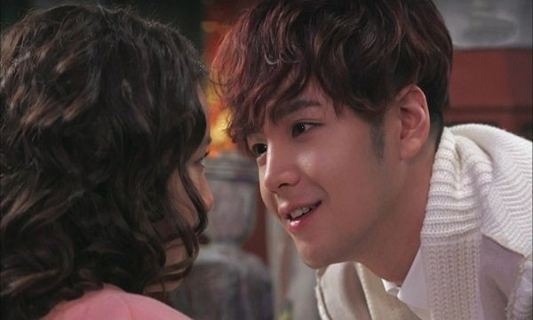 Dấu hiệu giúp chị em nhận biết một gã trai đểu - Hình 2 Dau hieu giup chi em nhan biet mot ga trai deu-Hinh-2