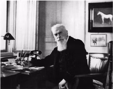 Năm 1920, nhà tâm lý học Eugen Steinach đã thử nghiệm thắt một phần ống dẫn tinh để kéo dài tuổi thọ.