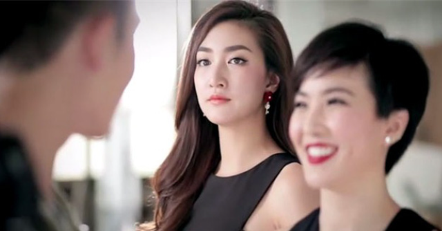 Nghe tin bo me vo len choi chong tuc toc bao tho lap camera