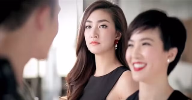 Nghe tin bo me vo len choi chong tuc toc bao tho lap camera