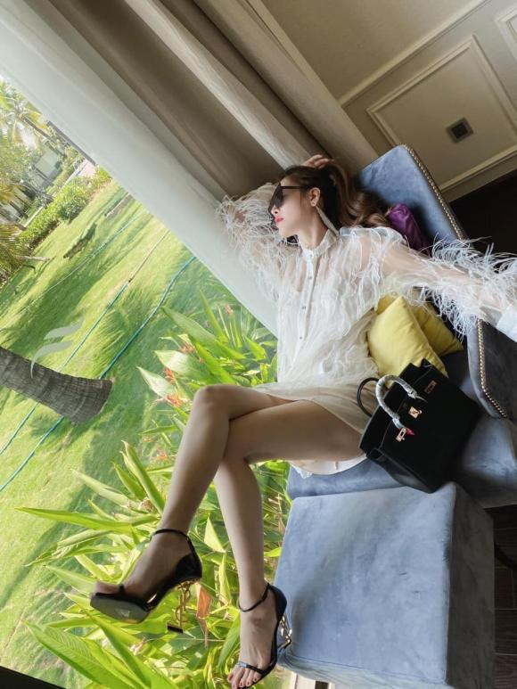 Bau 5 thang, Que Van van so huu voc dang thon gon-Hinh-3