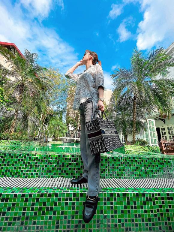 Bau 5 thang, Que Van van so huu voc dang thon gon-Hinh-5