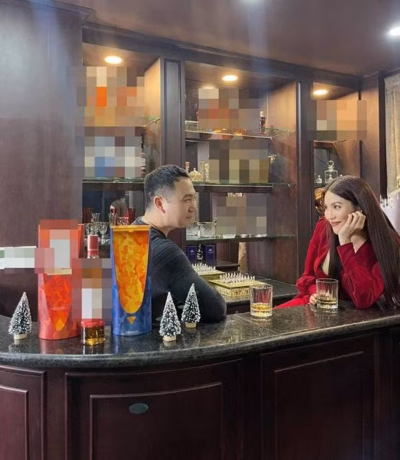 Lan Khue va ong xa doanh nhan tron con di hen ho