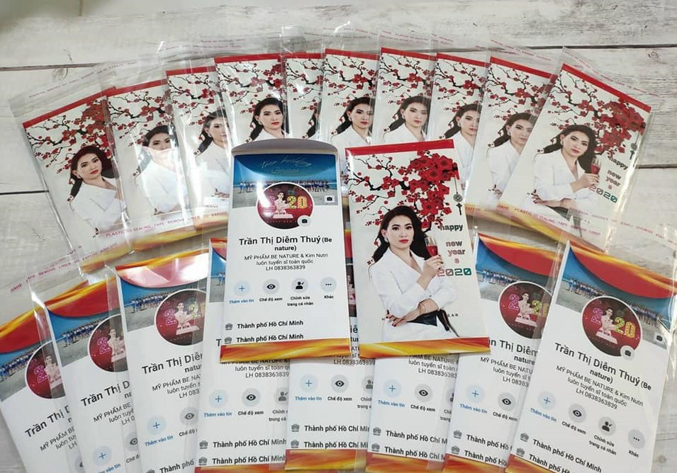 Bao lì xì hình trâu và thần tài mạ vàng cháy hàng dịp Tết - Hình 2 Bao li xi hinh trau va than tai ma vang chay hang dip Tet-Hinh-2