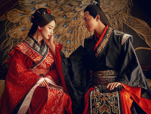 Hau cung 10.000 my nu van khong thoa man vi Hoang de nay