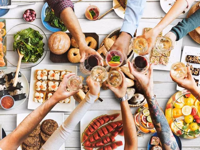 3 thu nen tranh khi di an buffet-Hinh-4