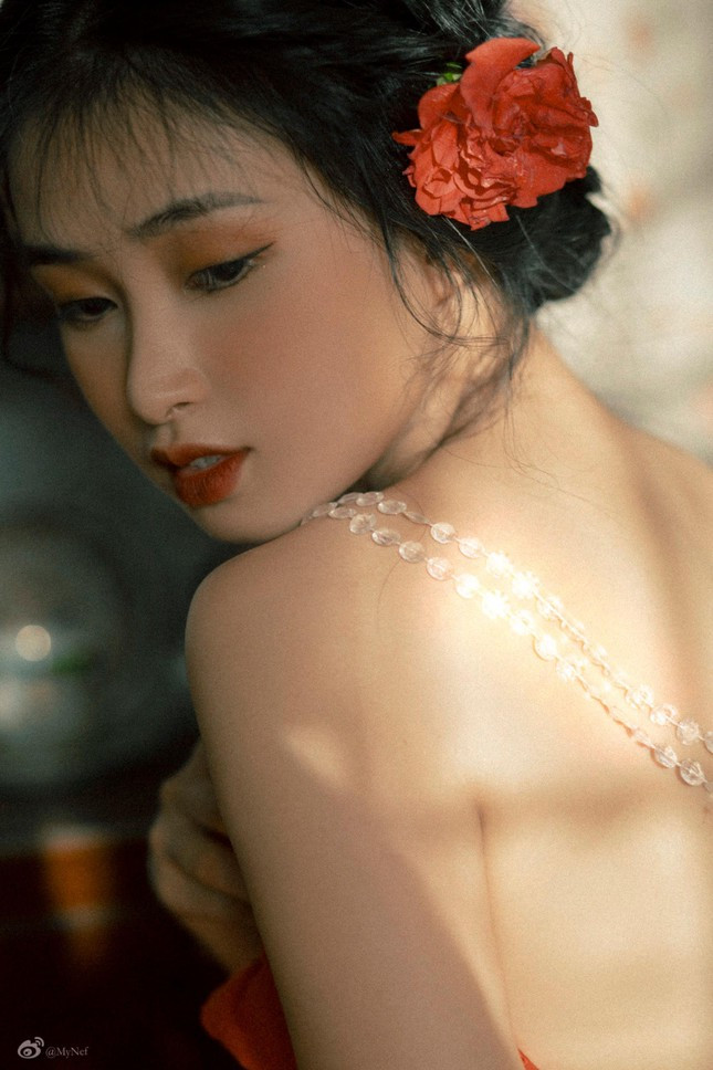 Nhiều người khuyên Mai Linh nên theo con đường diễn viên điện ảnh, nhưng cô nàng thì vẫn chưa nghĩ tới bởi một số hạn chế nhất định trong thời điểm hiện tại.