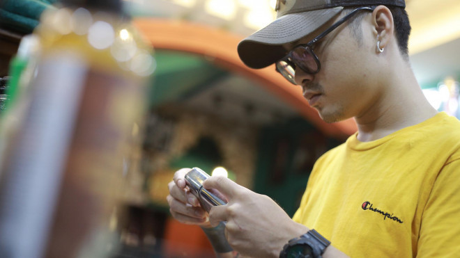 Nhan hot toc tai gia mua dich, tho hot toc bo nha ra o tro-Hinh-3