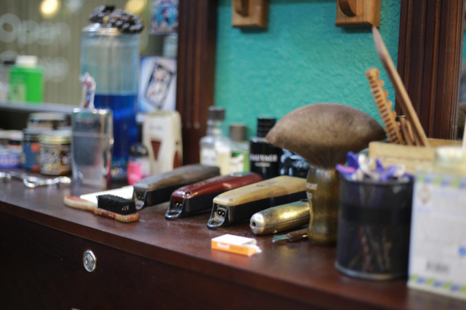 Nhan hot toc tai gia mua dich, tho hot toc bo nha ra o tro-Hinh-4