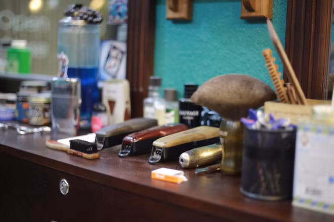 Nhan hot toc tai gia mua dich, tho hot toc bo nha ra o tro-Hinh-4