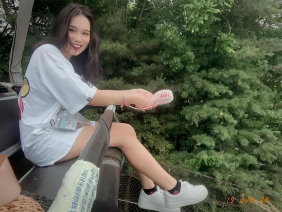 Con gai A hau Trinh Kim Chi cang lon cang 