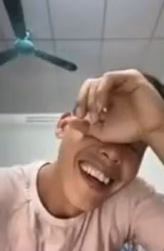 Bui Tan Truong vang tuc truoc mat bo cu Quang Hai