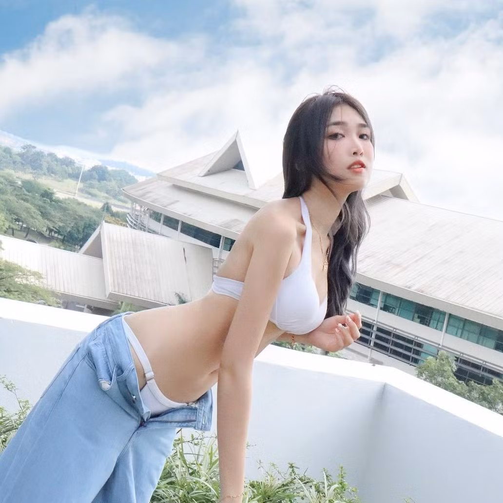 Sau cuộc thi, Fedora trở thành người mẫu ảnh được nhiều nhãn hàng mời hợp tác. Người đẹp Malaysia thu hút lượng lớn người theo dõi khi thường xuyên đăng ảnh diện bikini khoe dáng nóng bỏng tại trang cá nhân. Hình ảnh của cô nàng cũng được chia sẻ trên các diễn đàn mạng ở nước ngoài.