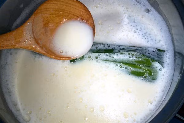 4 loai do uong co the khien tre day thi som