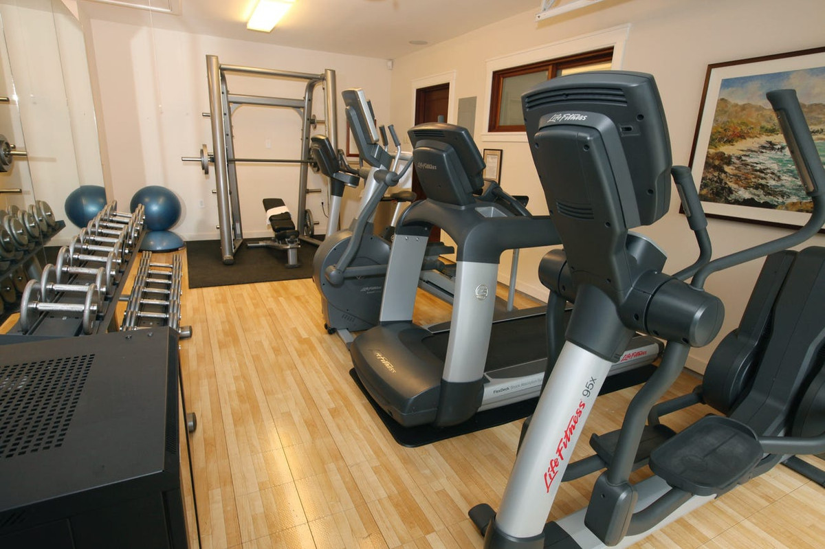 Những tiện ích nổi bật khác bất động sản này có thể kể đến rạp chiếu phim và phòng tập thể dục.