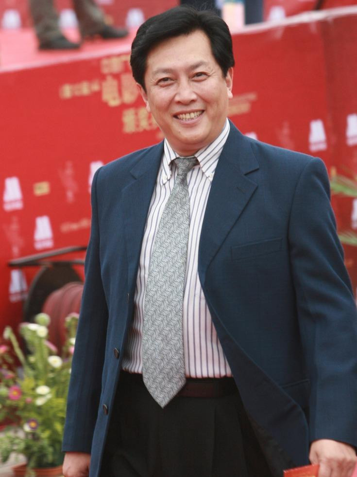 "Gia Cát Lượng" từng bị đồn ép vợ tự tử, U70 vẫn phong độ ảnh 6