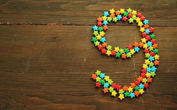 Đây là con số mà người Phương Tây vô cùng yêu thích bởi nó chính là đại diện của sự trùng cửu, thập toàn thập mỹ. Trong năm tới, con đường công danh tài lộc, cũng như tình duyên của chủ nhân này vô cùng thuận lợi. * Thông tin mang tính chất tham khảo, chiêm nghiệm.