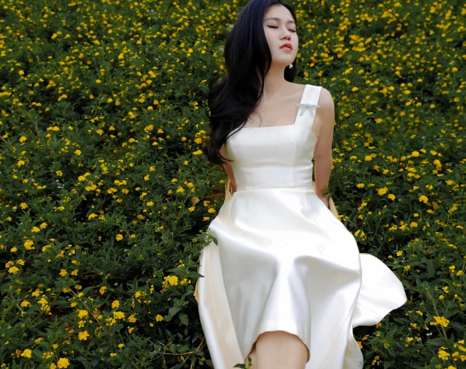 Lâm Vỹ Dạ lột xác khoe nhan sắc đẹp như nàng thơ - Hình 2 Lam Vy Da lot xac khoe nhan sac dep nhu nang tho-Hinh-2