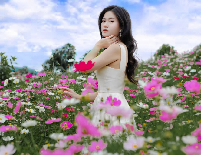 Lâm Vỹ Dạ lột xác khoe nhan sắc đẹp như nàng thơ - Hình 3 Lam Vy Da lot xac khoe nhan sac dep nhu nang tho-Hinh-3