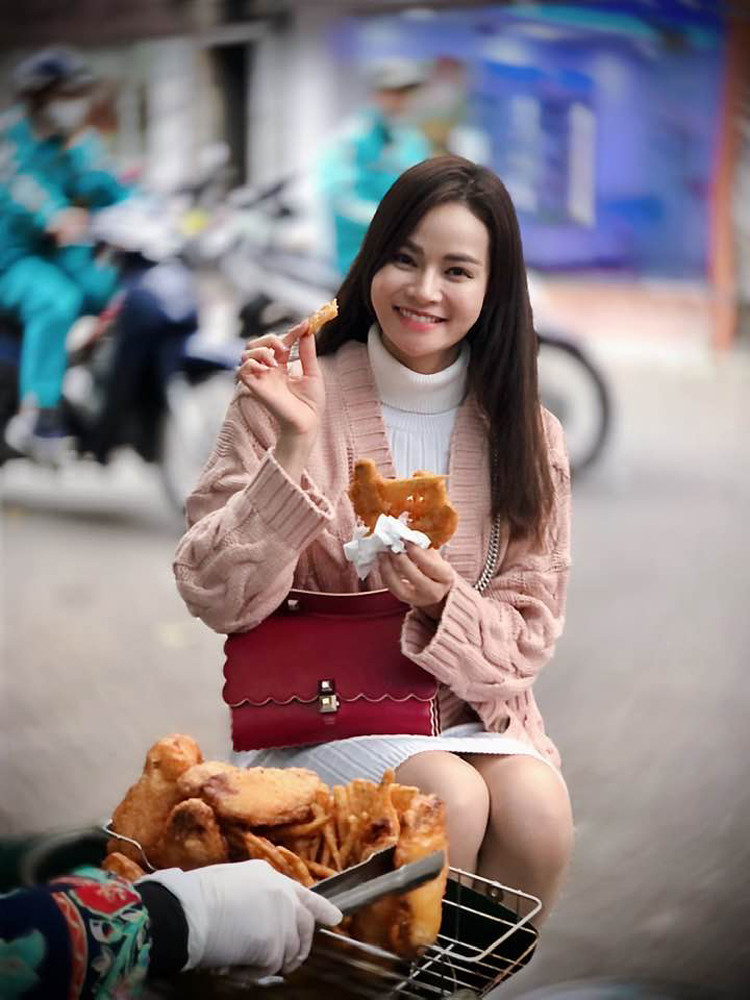 Thu Hương còn có sở thích quay những video tiktok vui nhộn. Nhiều người nhận xét, cô không chỉ thân thiện, còn vui tính và khiếu hài hước.