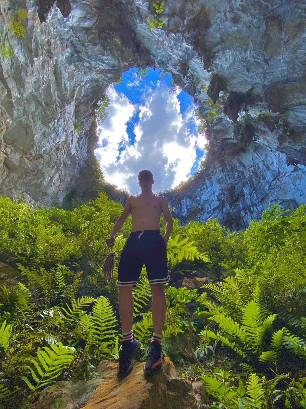 Vùng đất hoang sơ như thời tiền sử trong hố sụt Mèo Vạc – Hà Giang - Hình 5 Vung dat hoang so nhu thoi tien su trong ho sut Meo Vac – Ha Giang-Hinh-5