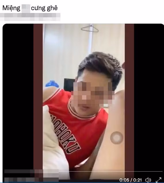 Hot boy noi tieng lo clip 21 giay voi ban trai