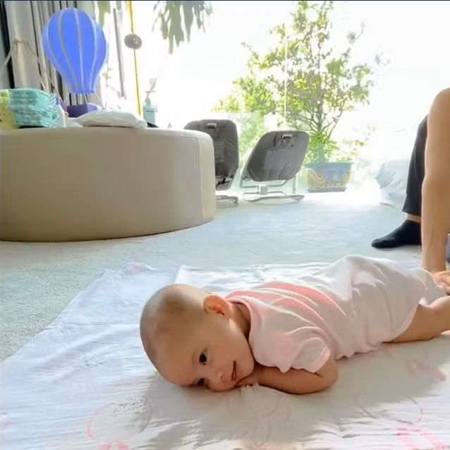 Duoc Chi Pu be, bieu cam cua con gai Ha Ho chiem spotlight-Hinh-7