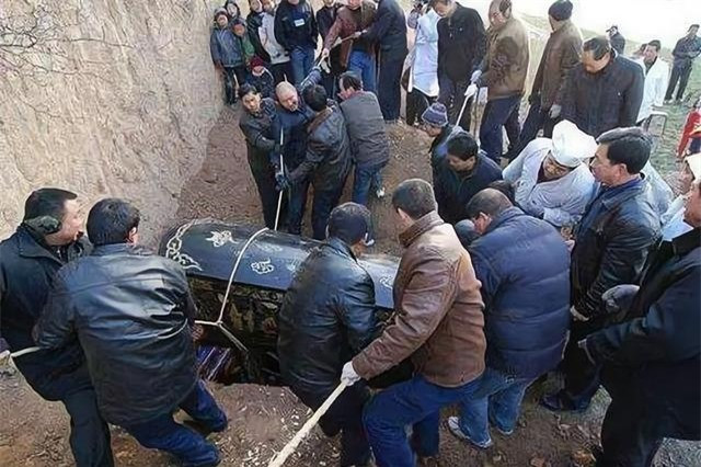 Tren doi co 2 thu khong the nhin thang vao la gi?